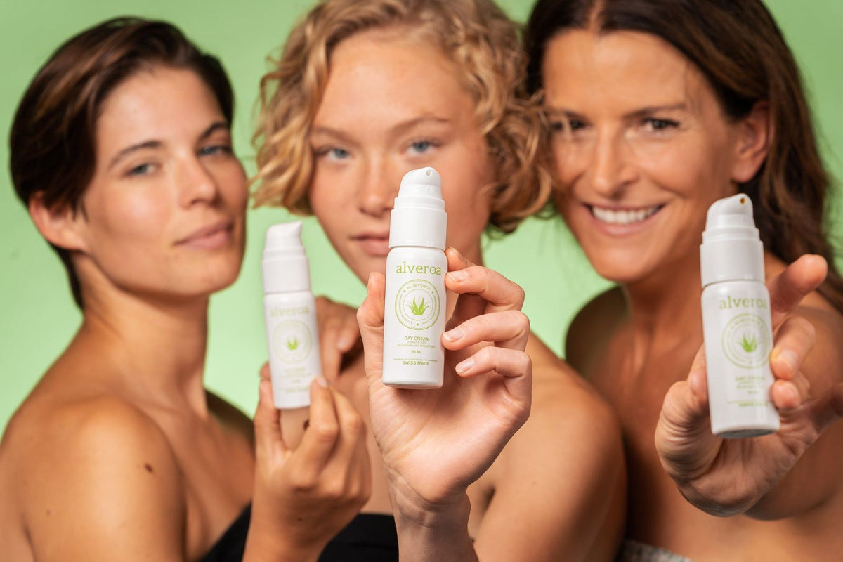 Drei Models mit Alveroa-Pflege – Originalaufnahme